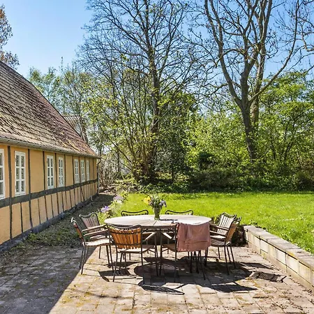 Feriehus 5 Bedroom Beautiful In