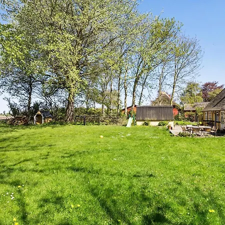 Feriehus 5 Bedroom Beautiful In